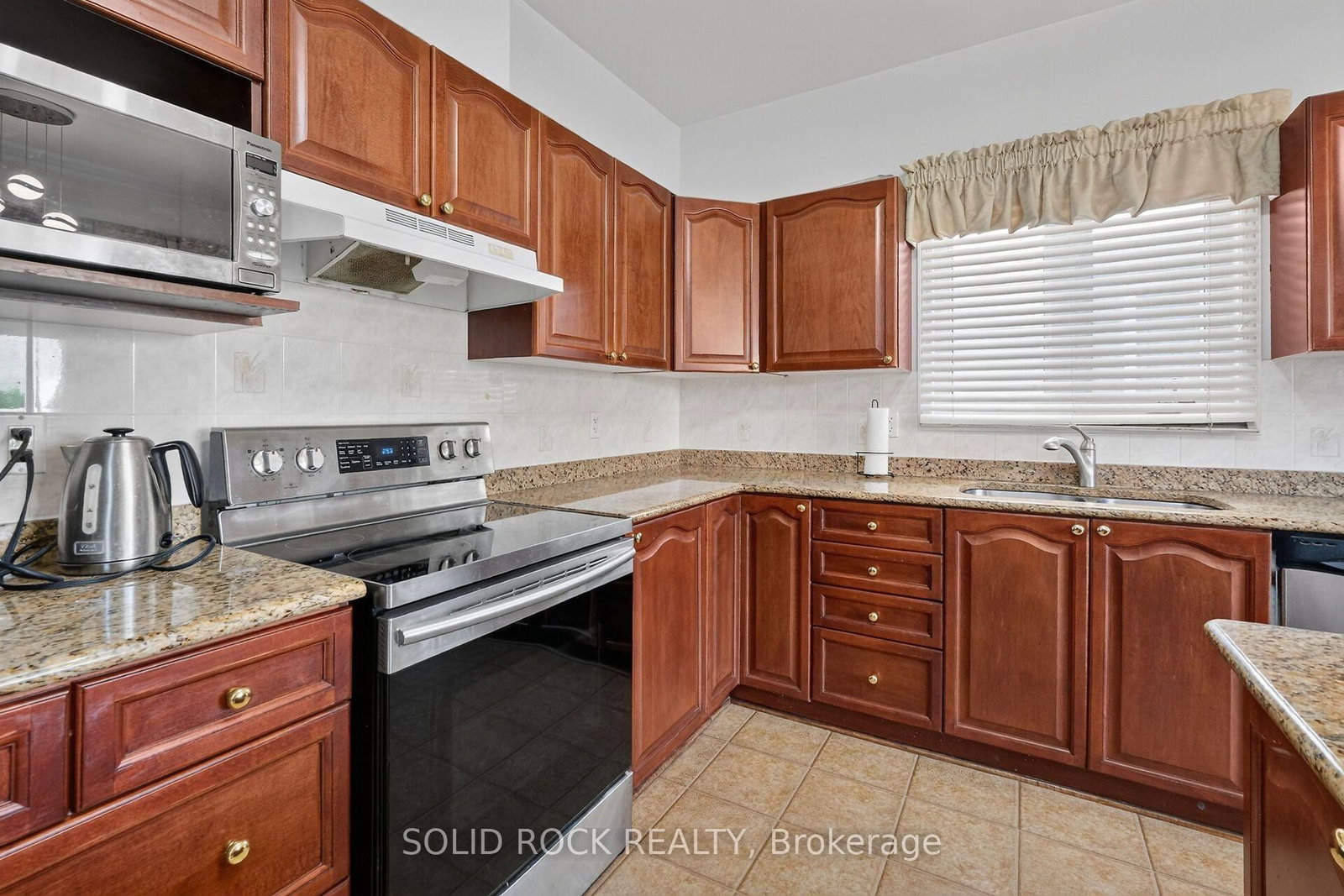131 Finn Court • Ottawa, ON photo 17