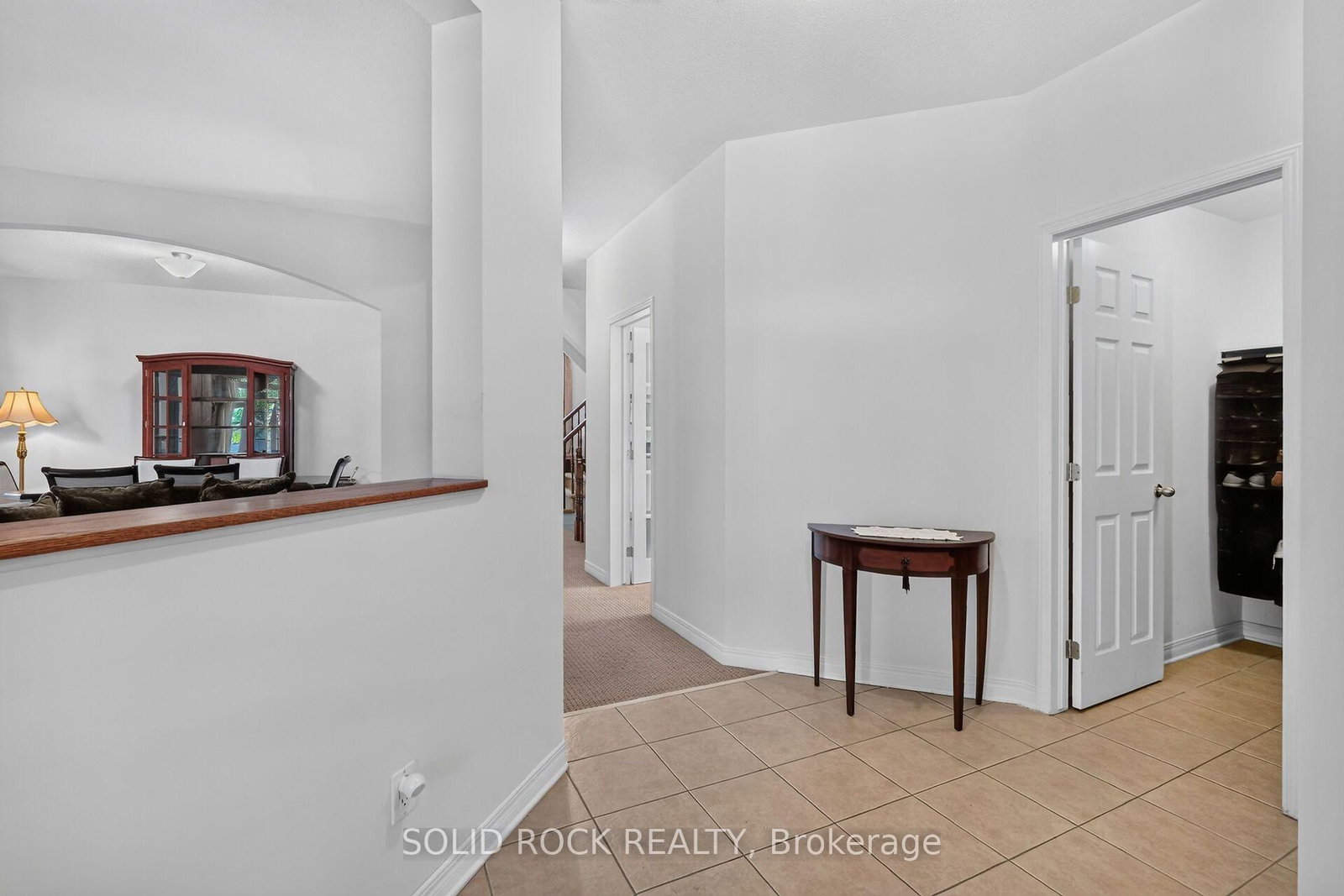 131 Finn Court • Ottawa, ON photo 4