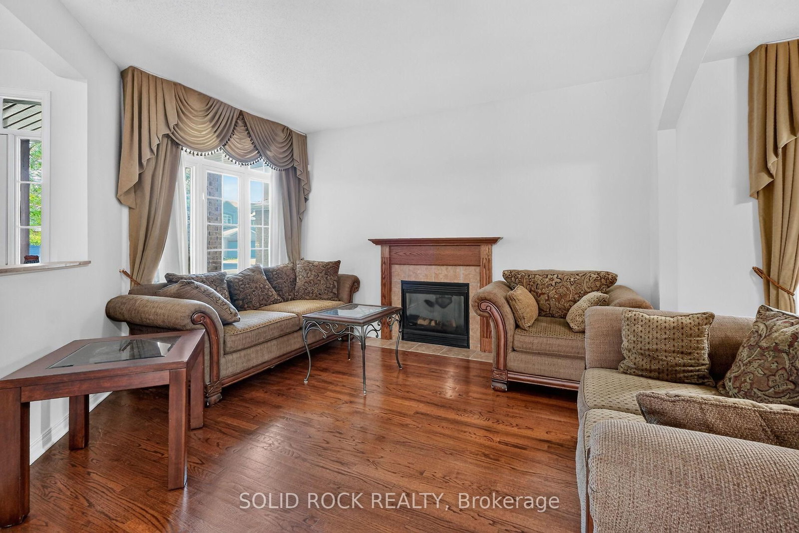 131 Finn Court • Ottawa, ON photo 6