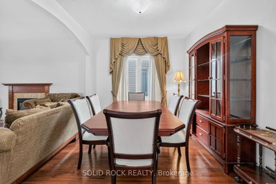 131 Finn Court • Ottawa, ON photo 8