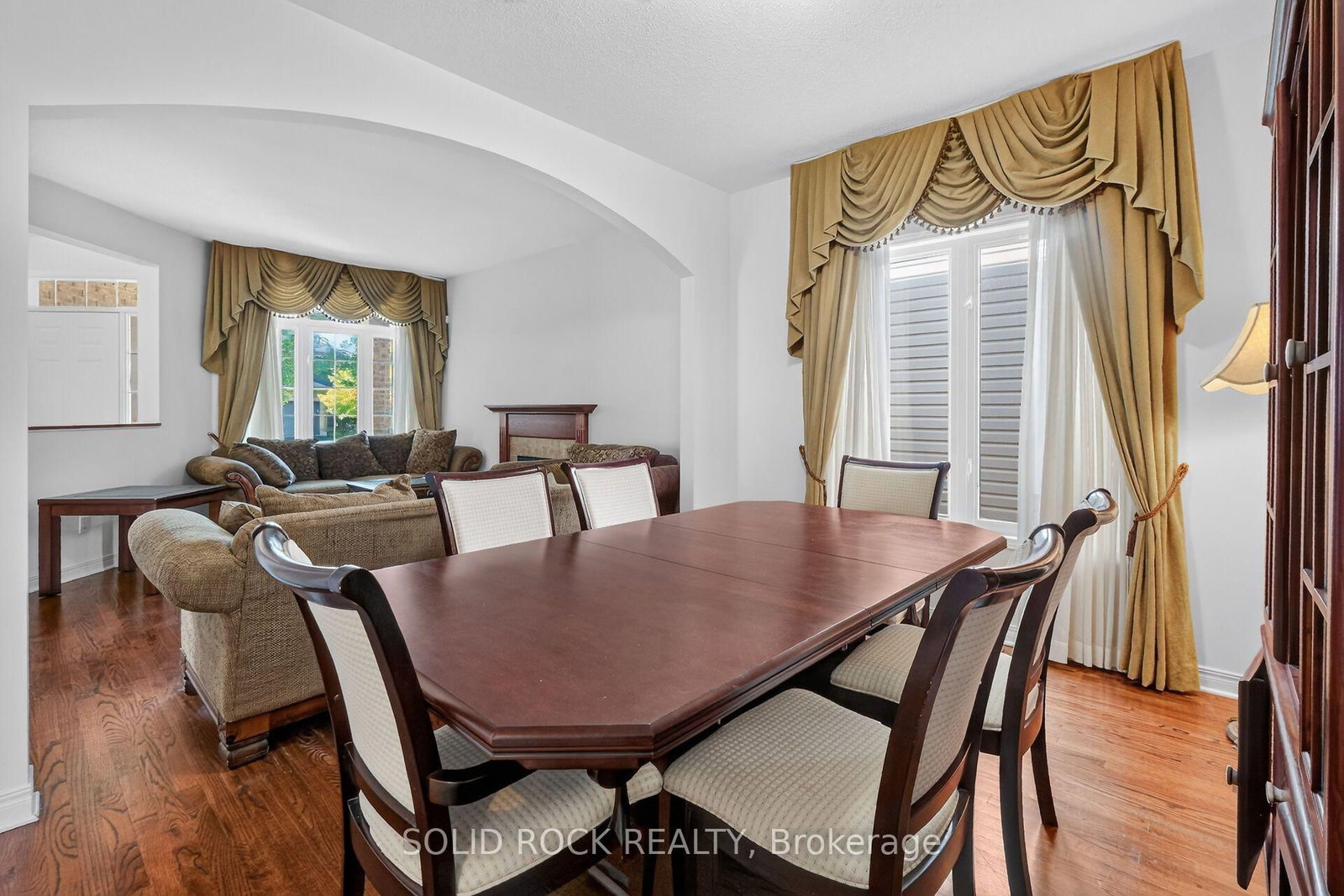 131 Finn Court • Ottawa, ON photo 9