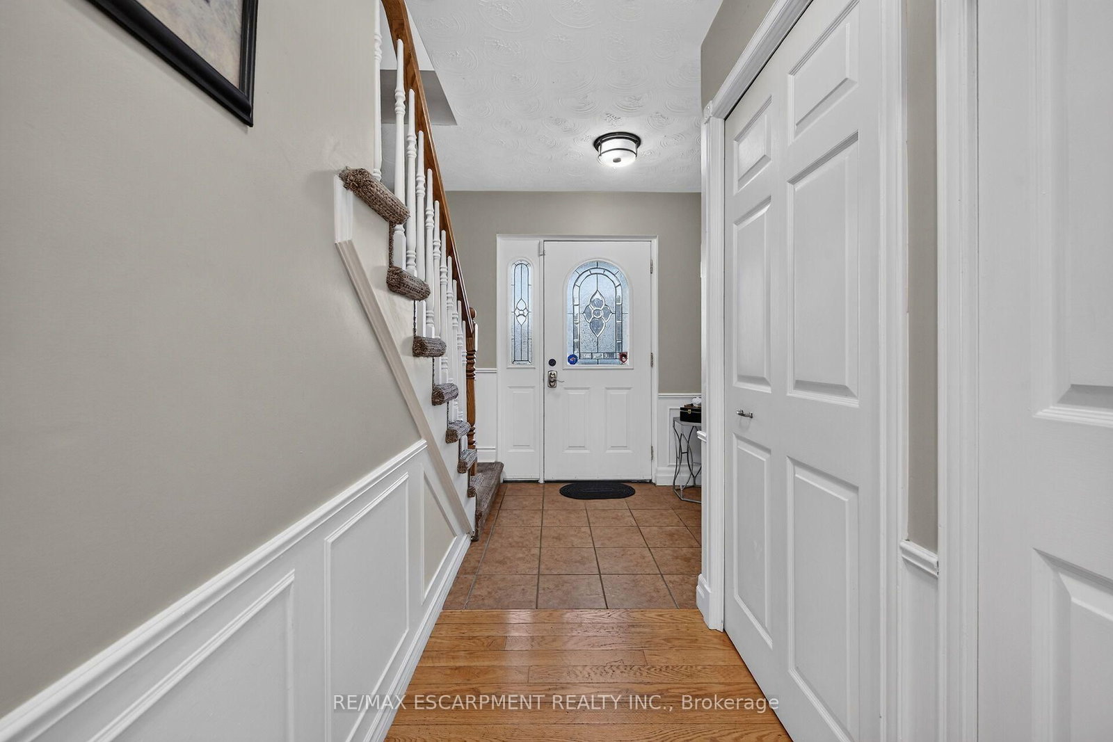 253 Highridge Avenue • Hamilton, ON photo 3