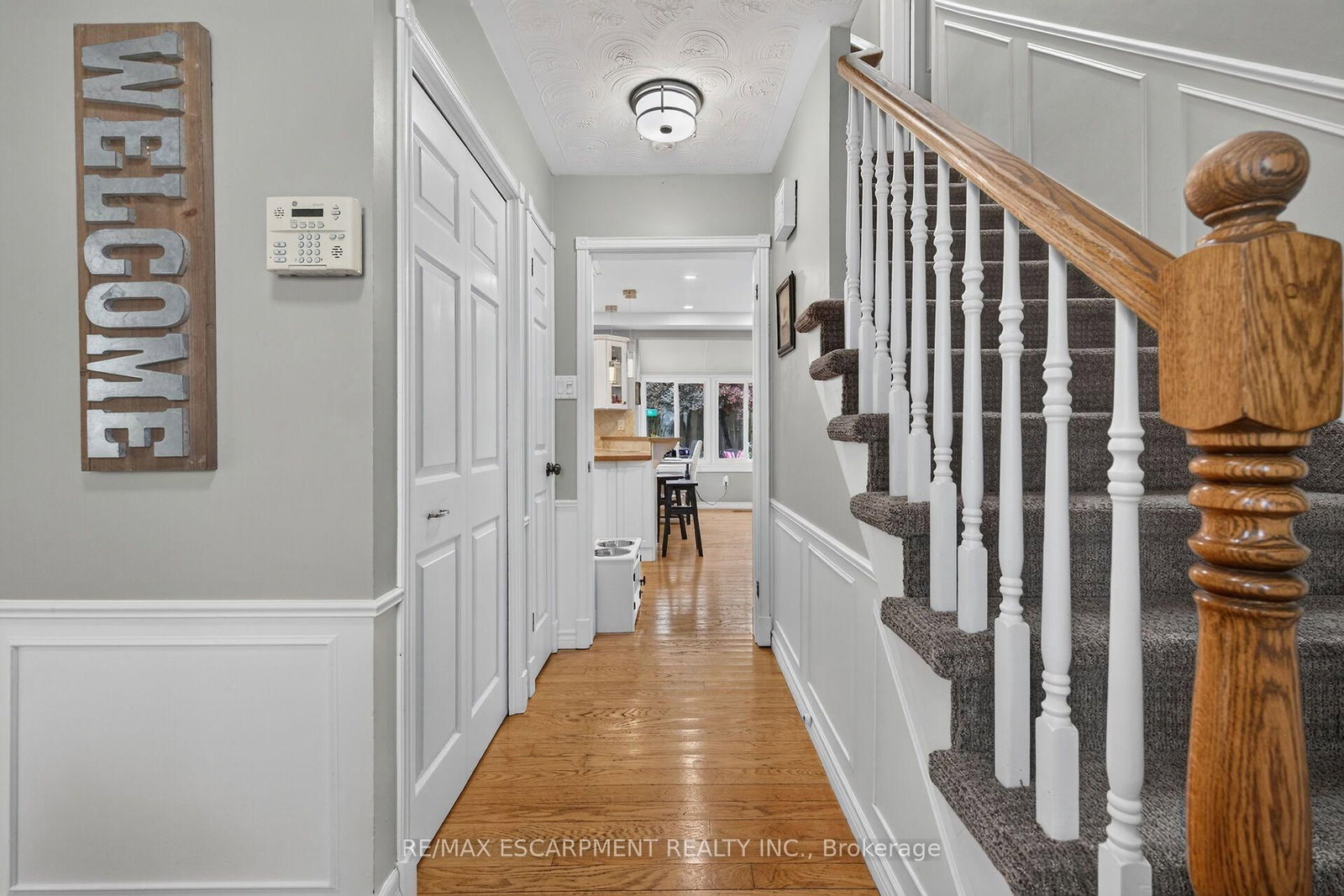 253 Highridge Avenue • Hamilton, ON photo 4
