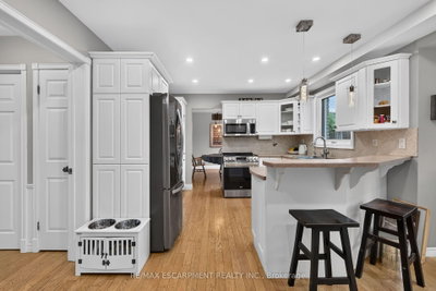 253 Highridge Avenue • Hamilton, ON photo 6