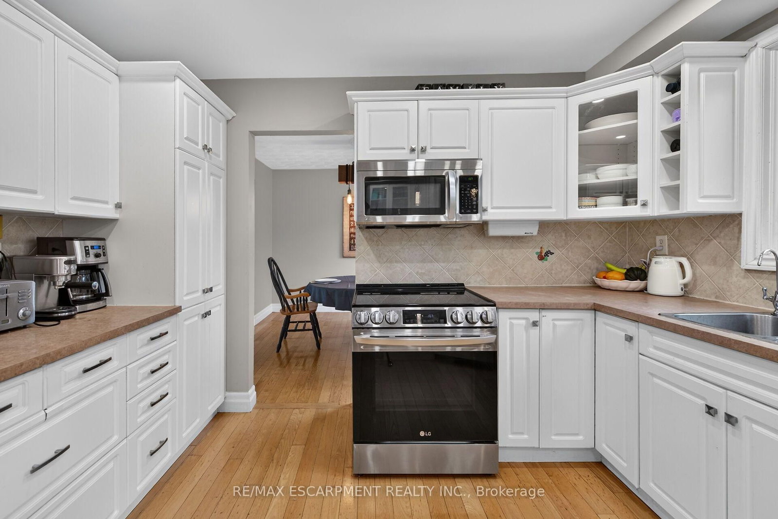 253 Highridge Avenue • Hamilton, ON photo 8