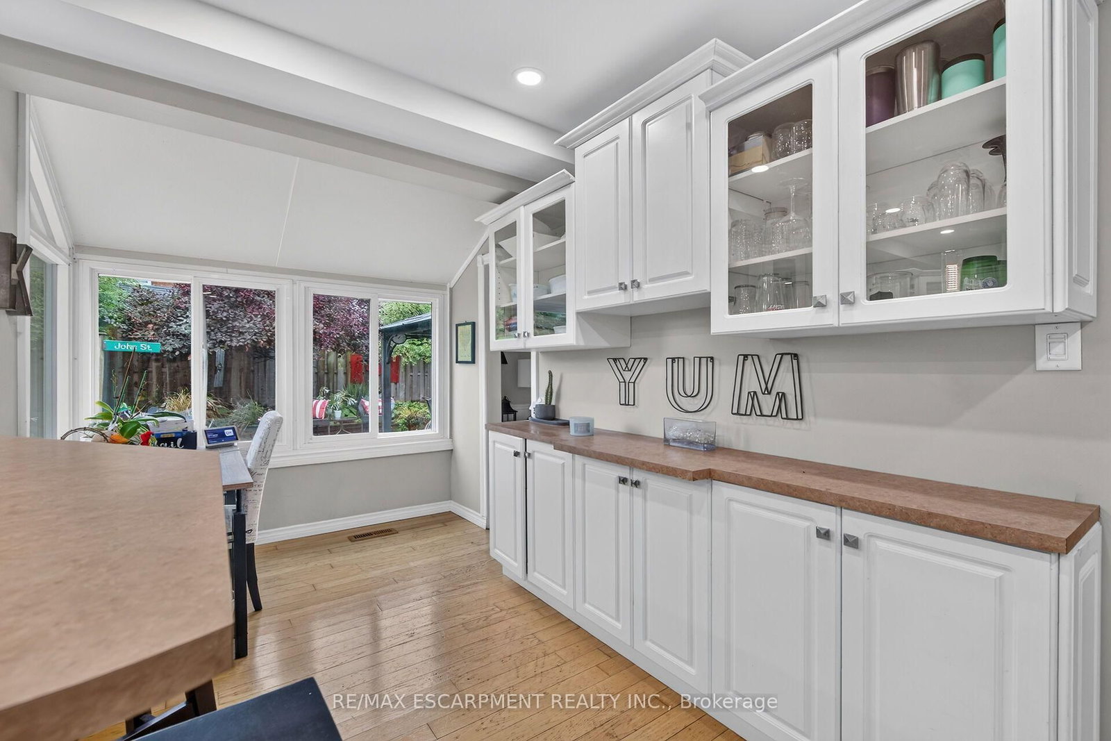 253 Highridge Avenue • Hamilton, ON photo 9