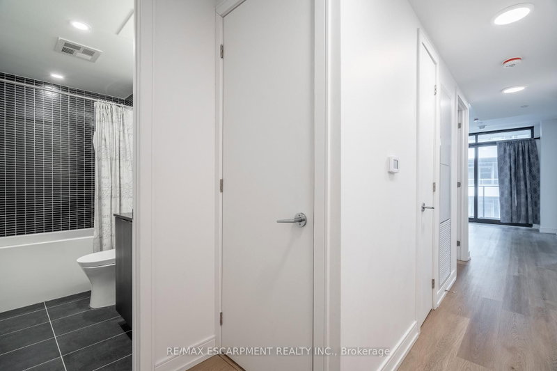 1219 - 1 Jarvis Street