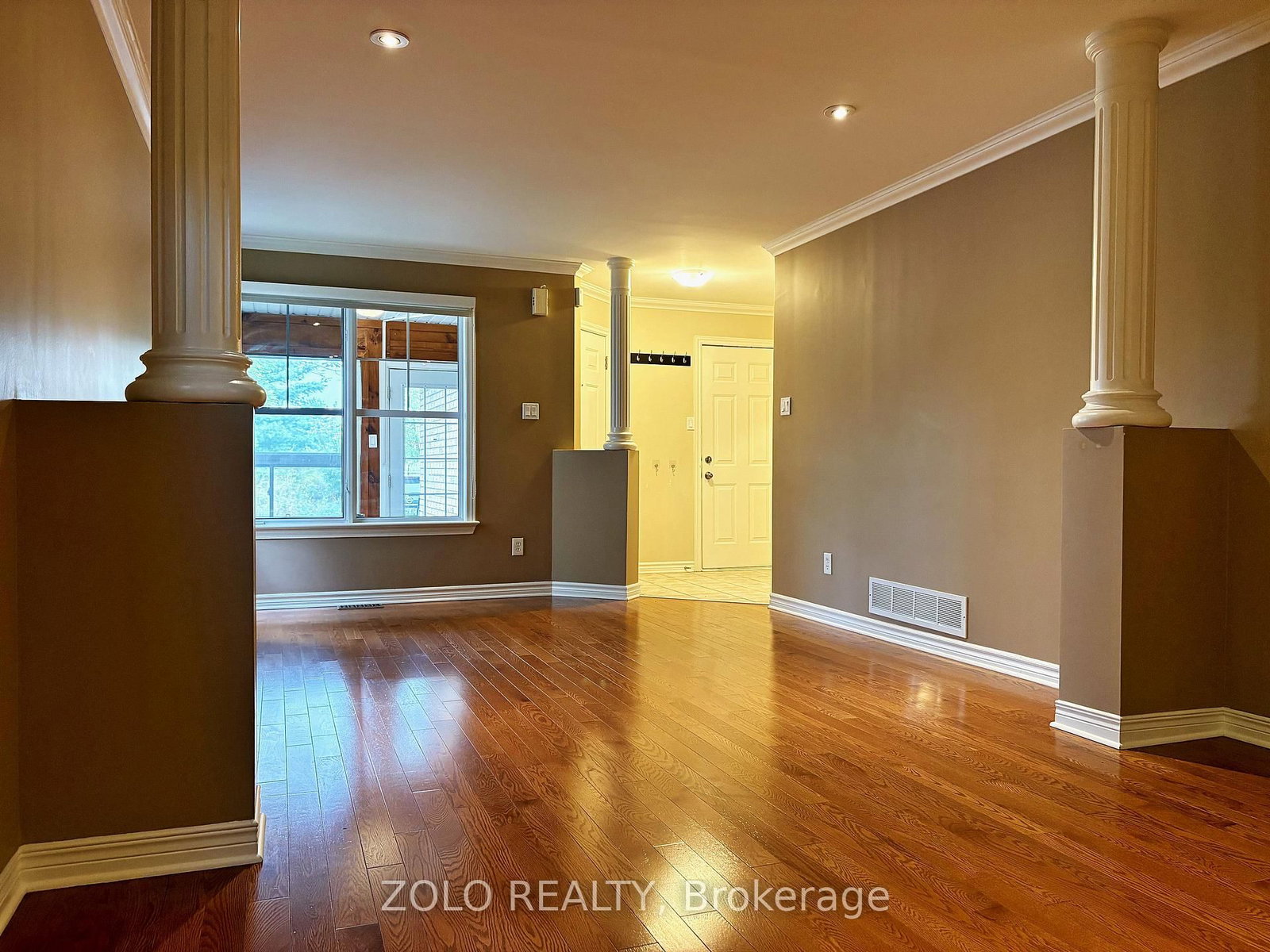 255 Stoneway Drive • Ottawa, ON photo 5