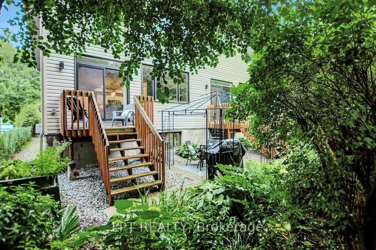 319 Glynn Avenue • Ottawa, ON photo 48