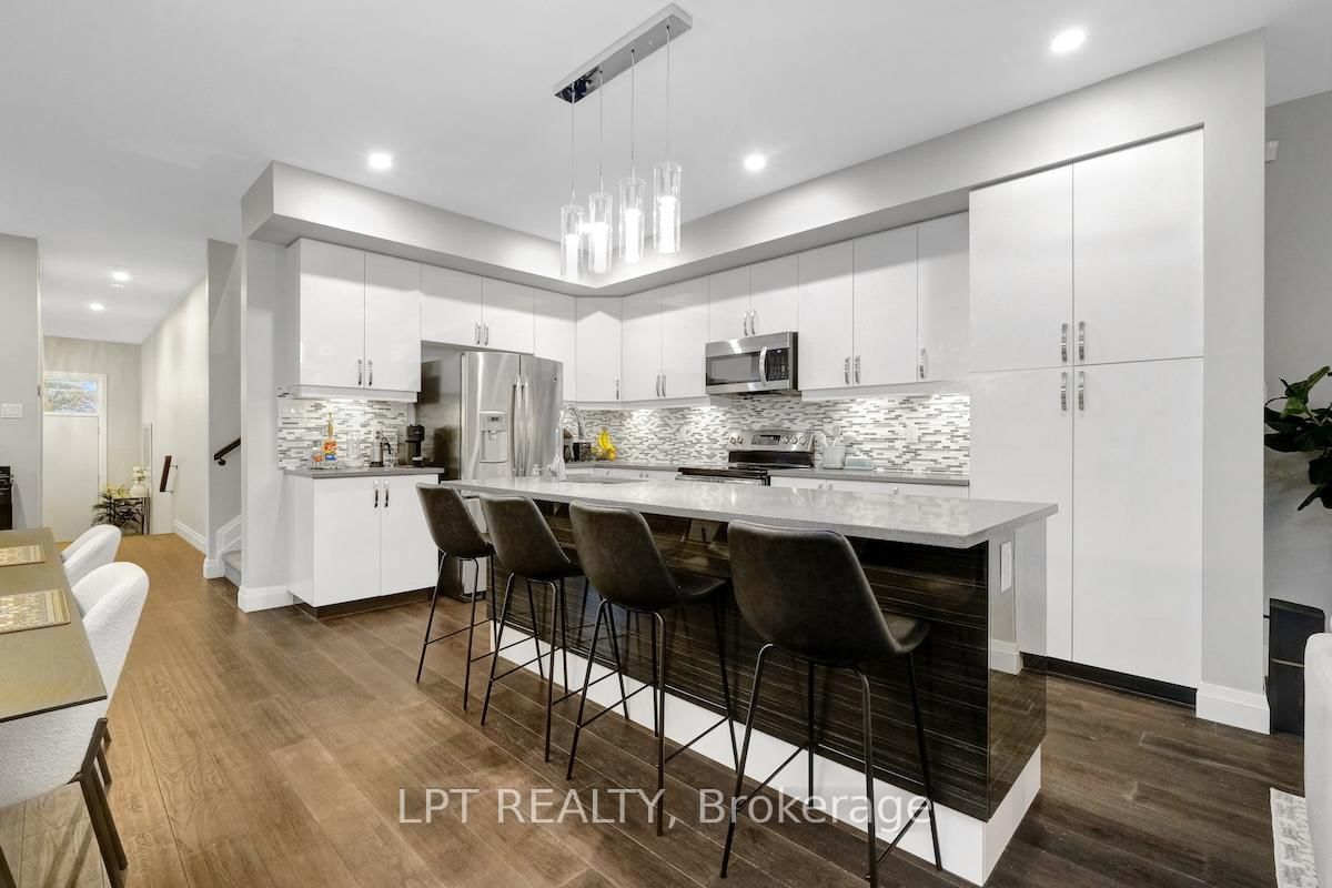 319 Glynn Avenue • Ottawa, ON photo 9