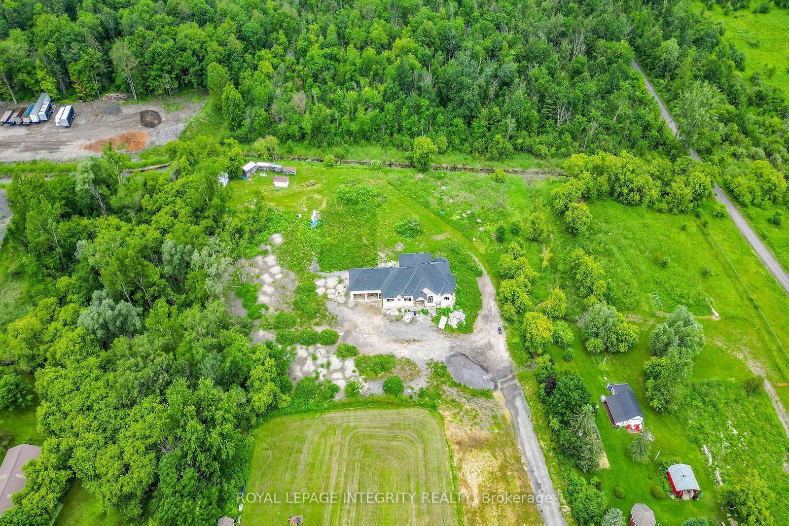 1695 Old Montreal Road • Ottawa, ON photo 10