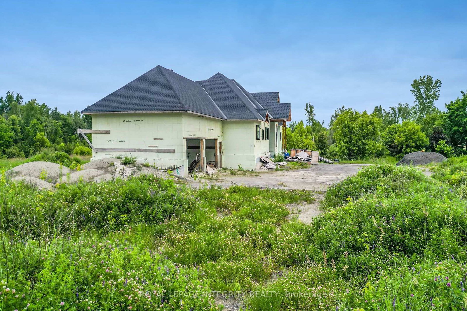 1695 Old Montreal Road • Ottawa, ON photo 15