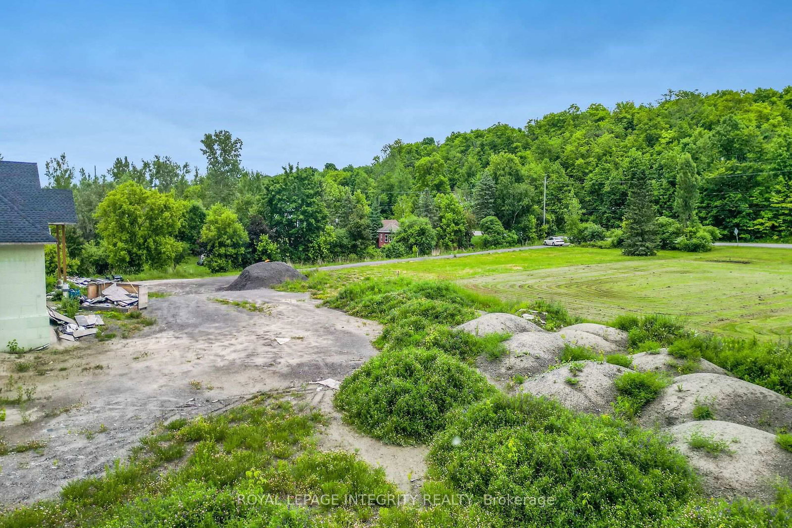 1695 Old Montreal Road • Ottawa, ON photo 33