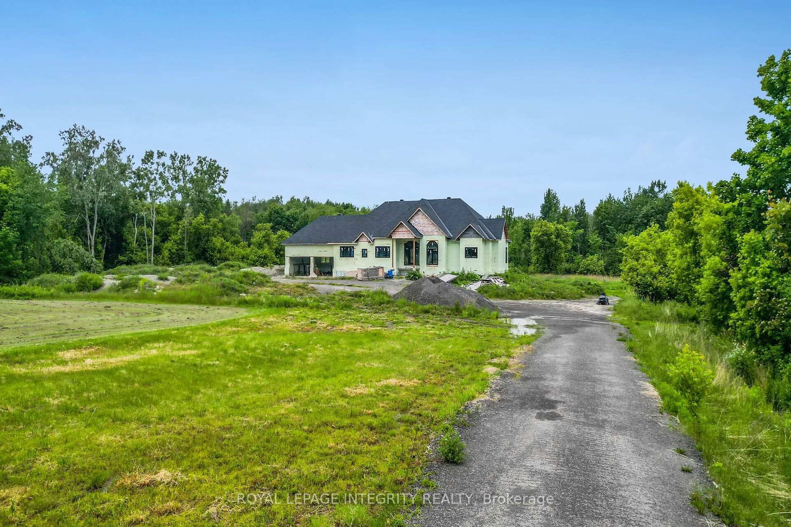 1695 Old Montreal Road • Ottawa, ON photo 5