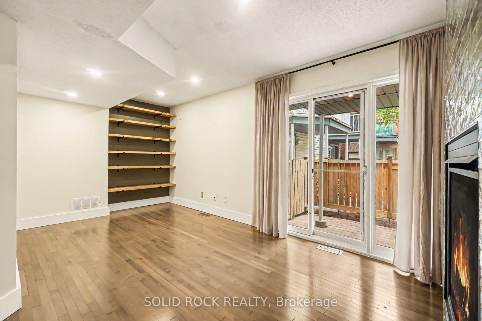 5 Beckington Private • Ottawa, ON photo 30