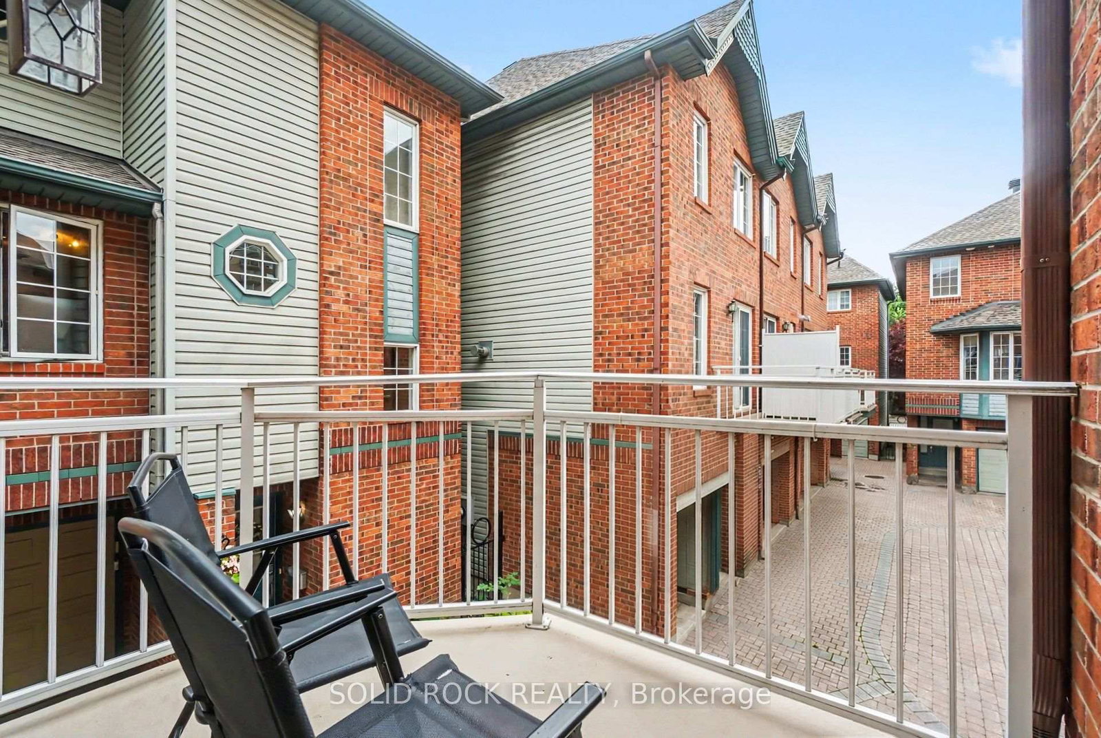 5 Beckington Private • Ottawa, ON photo 33