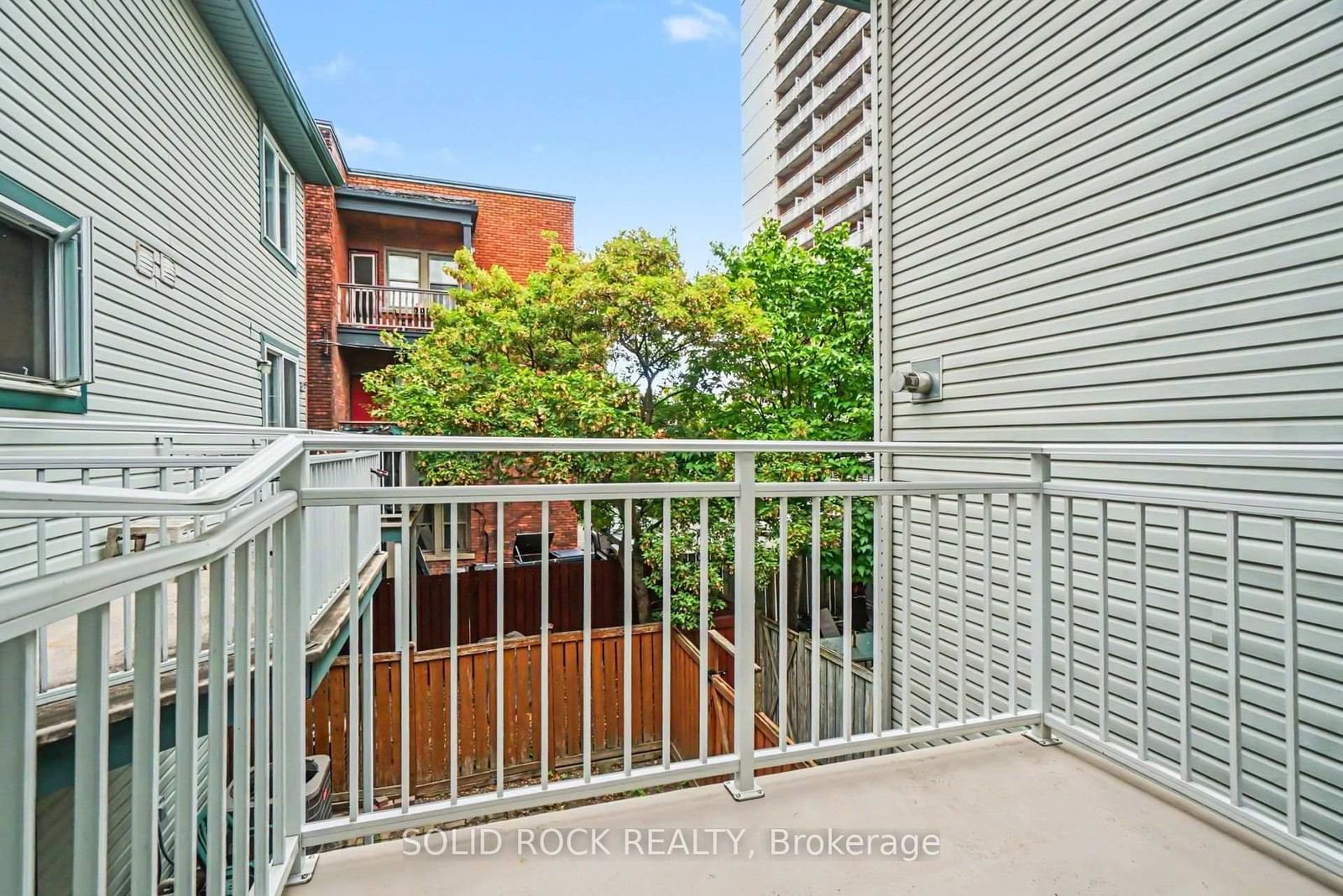 5 Beckington Private • Ottawa, ON photo 34