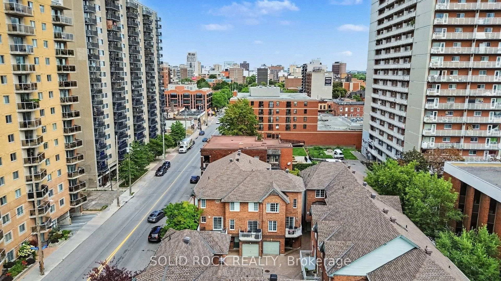 5 Beckington Private • Ottawa, ON photo 36