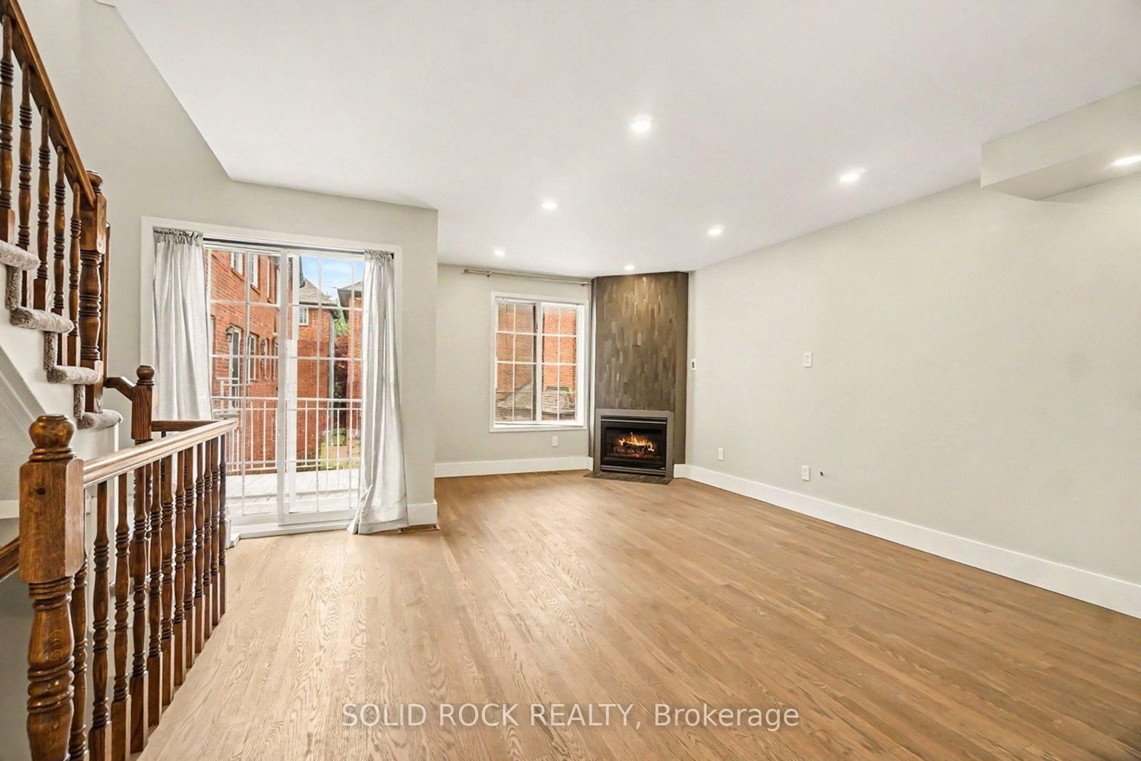 5 Beckington Private • Ottawa, ON photo 8