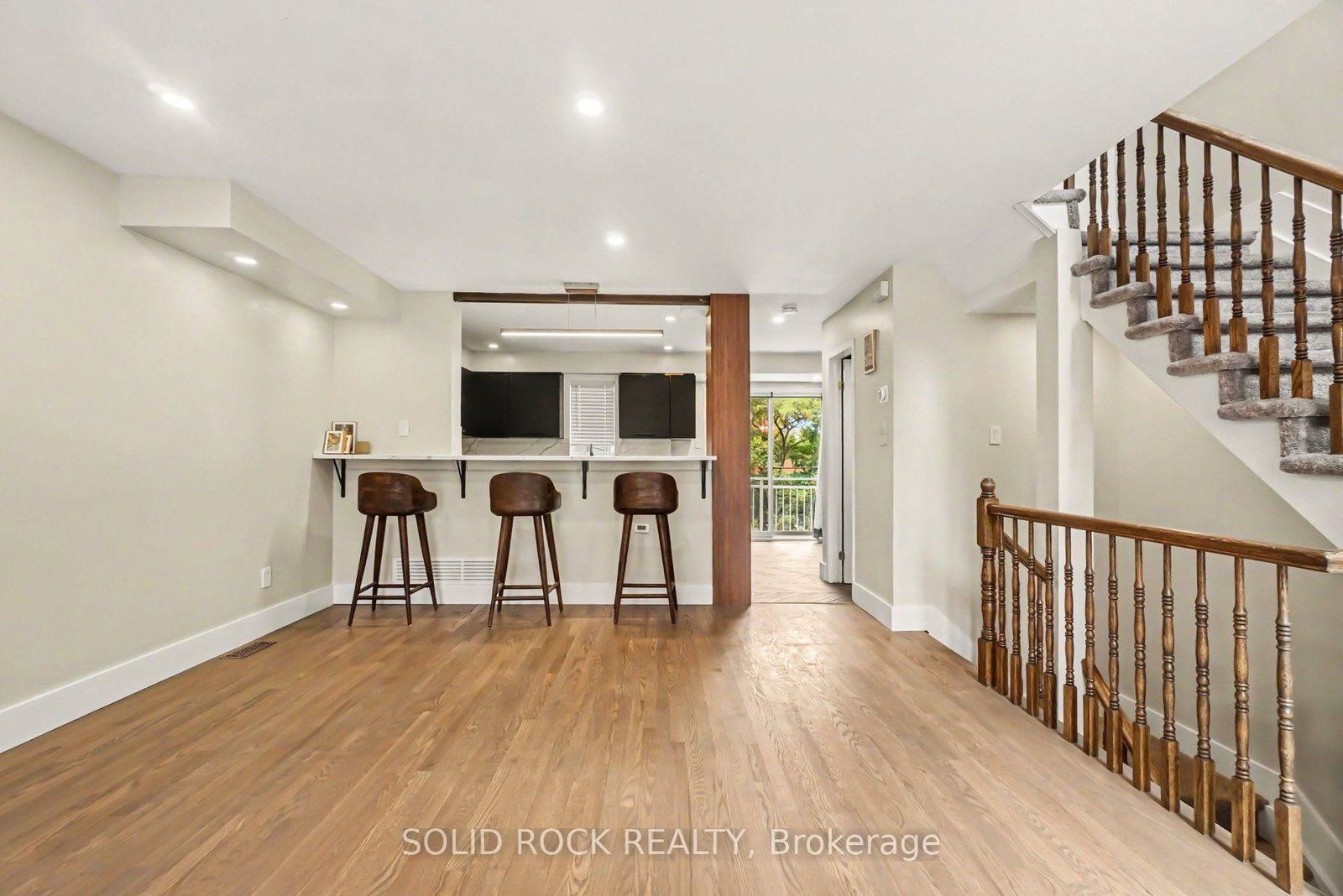 5 Beckington Private • Ottawa, ON photo 9