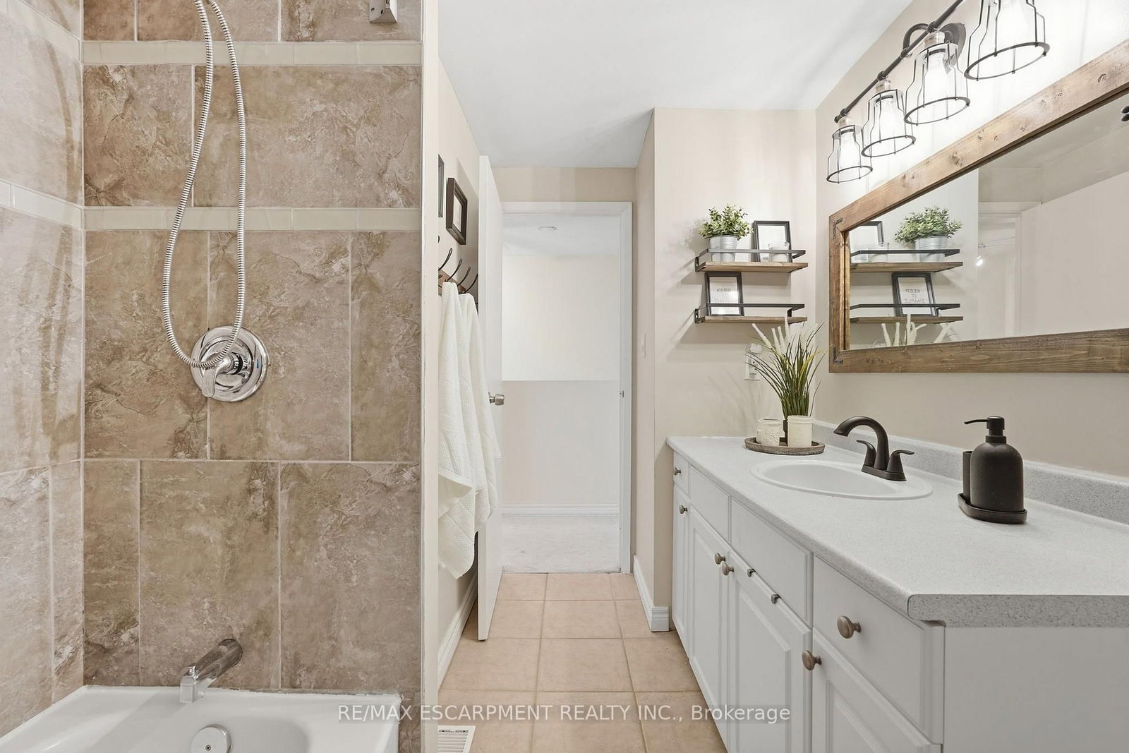 1115 Paramount Drive • #50 • Hamilton, ON photo 27