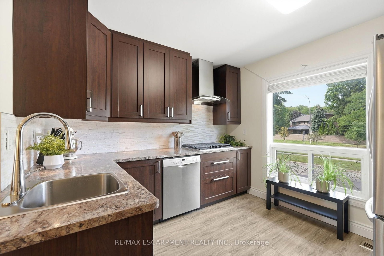 1115 Paramount Drive • #50 • Hamilton, ON photo 8