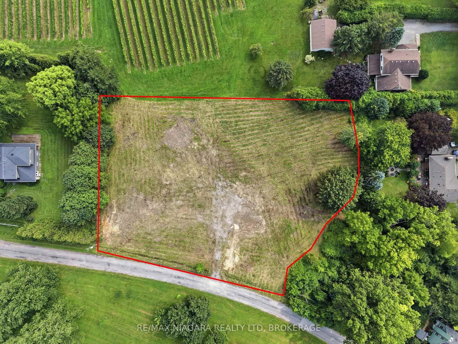 1611 Lakeshore Road • Niagara-on-the-Lake, ON photo 1