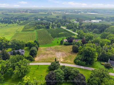 1611 Lakeshore Road • Niagara-on-the-Lake, ON photo 3