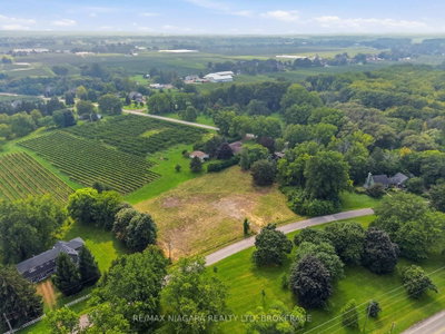 1611 Lakeshore Road • Niagara-on-the-Lake, ON photo 5