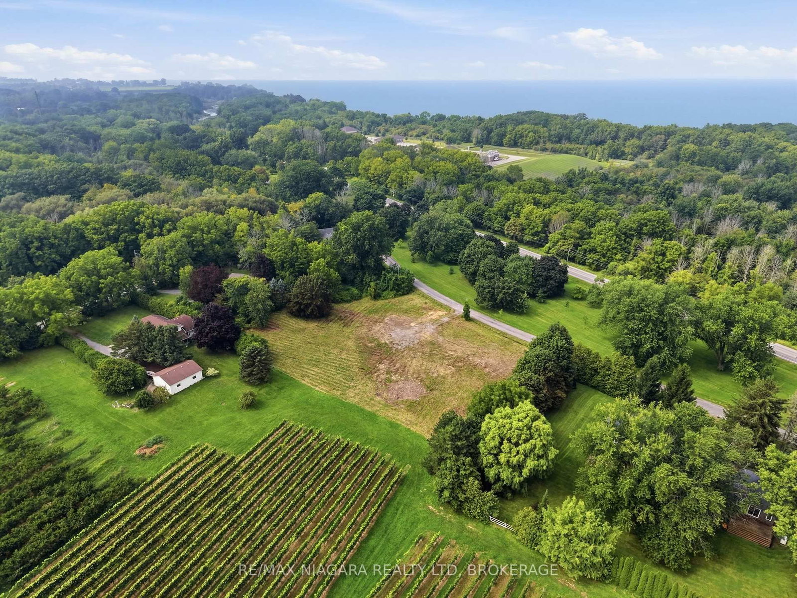 1611 Lakeshore Road • Niagara-on-the-Lake, ON photo 6