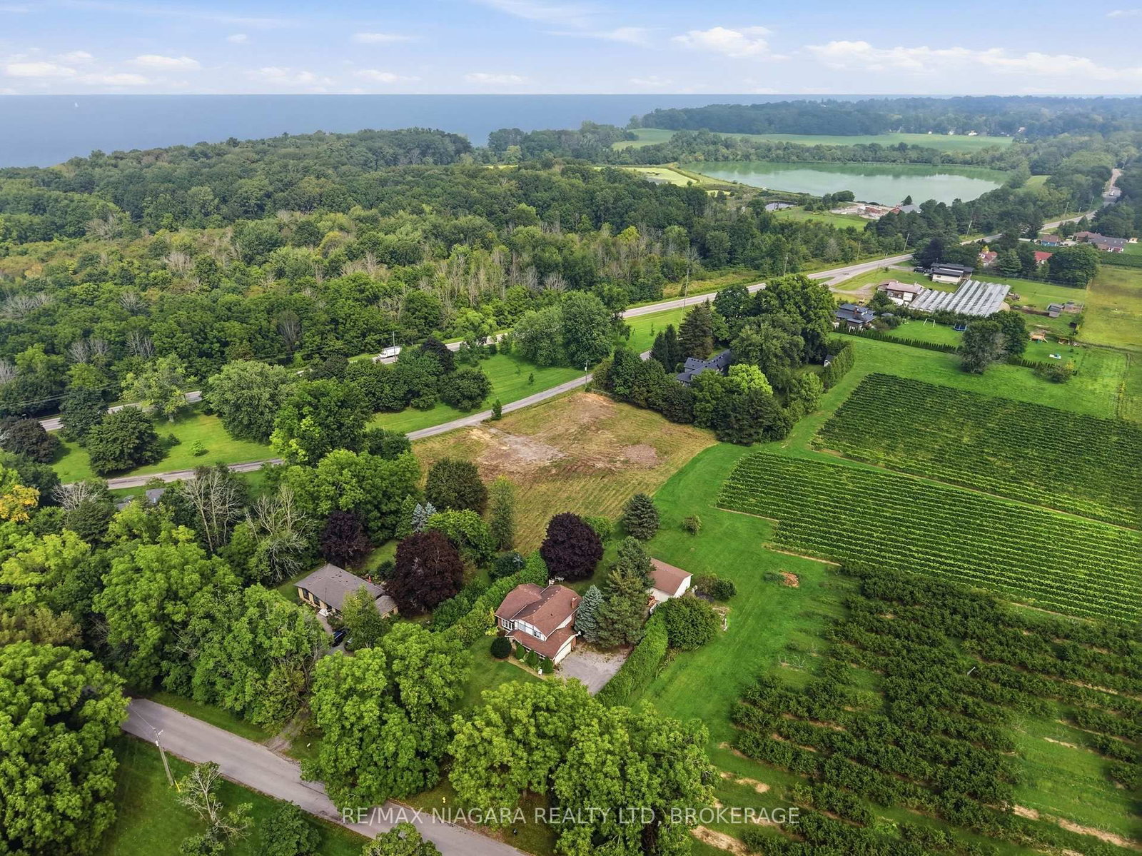 1611 Lakeshore Road • Niagara-on-the-Lake, ON photo 8