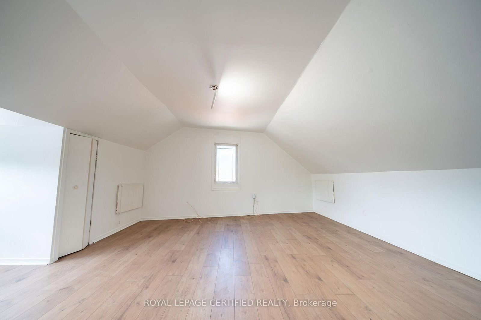 10 Fairleigh Avenue N • Hamilton, ON photo 14