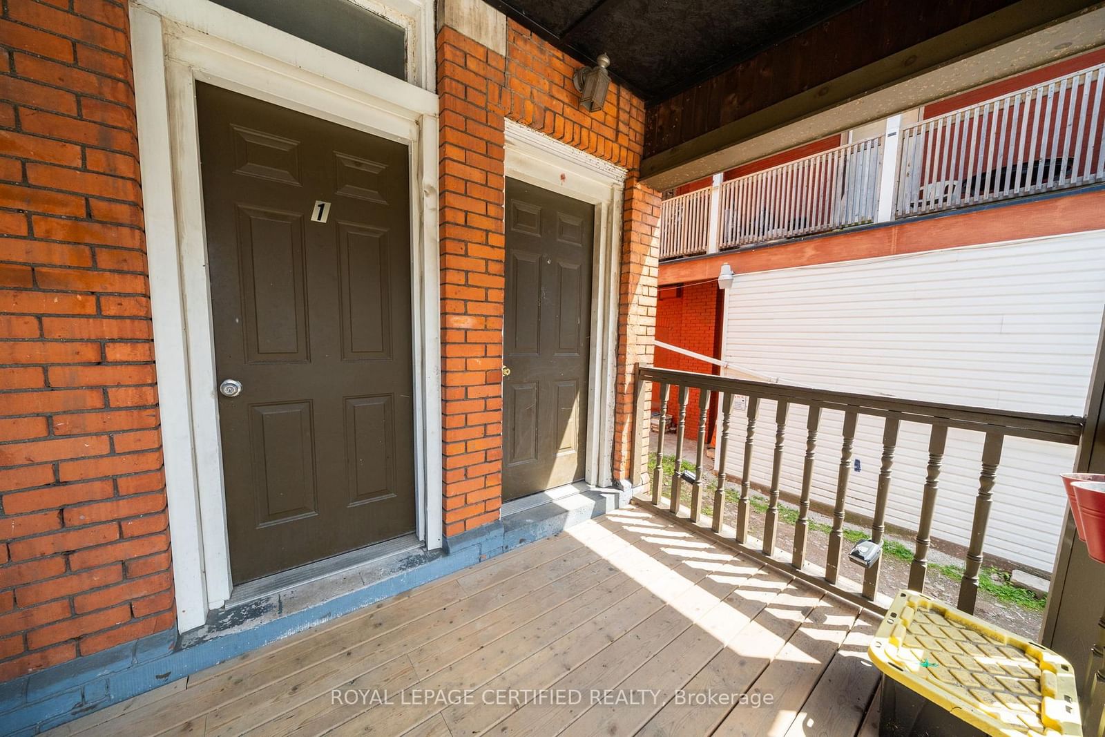 10 Fairleigh Avenue N • Hamilton, ON photo 3