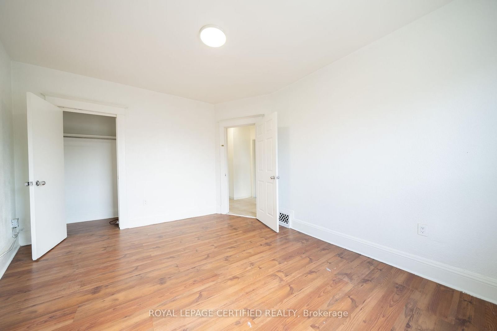 10 Fairleigh Avenue N • Hamilton, ON photo 6