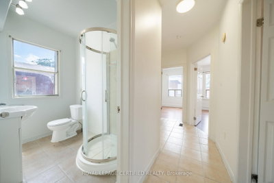 10 Fairleigh Avenue N • Hamilton, ON photo 8