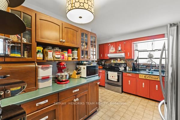 33 Meadowbrook Crescent • St. Catharines, ON photo 11