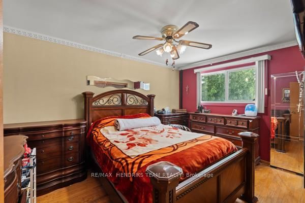 33 Meadowbrook Crescent • St. Catharines, ON photo 14