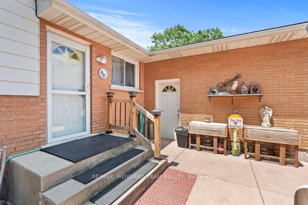 33 Meadowbrook Crescent • St. Catharines, ON photo 29