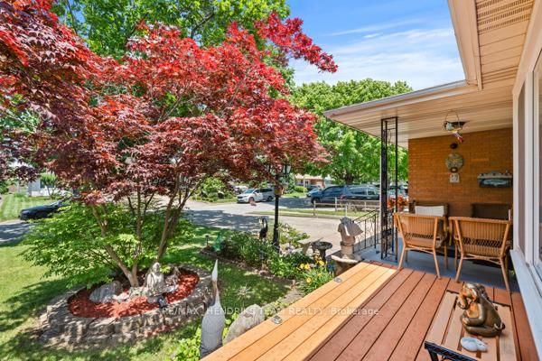 33 Meadowbrook Crescent • St. Catharines, ON photo 4