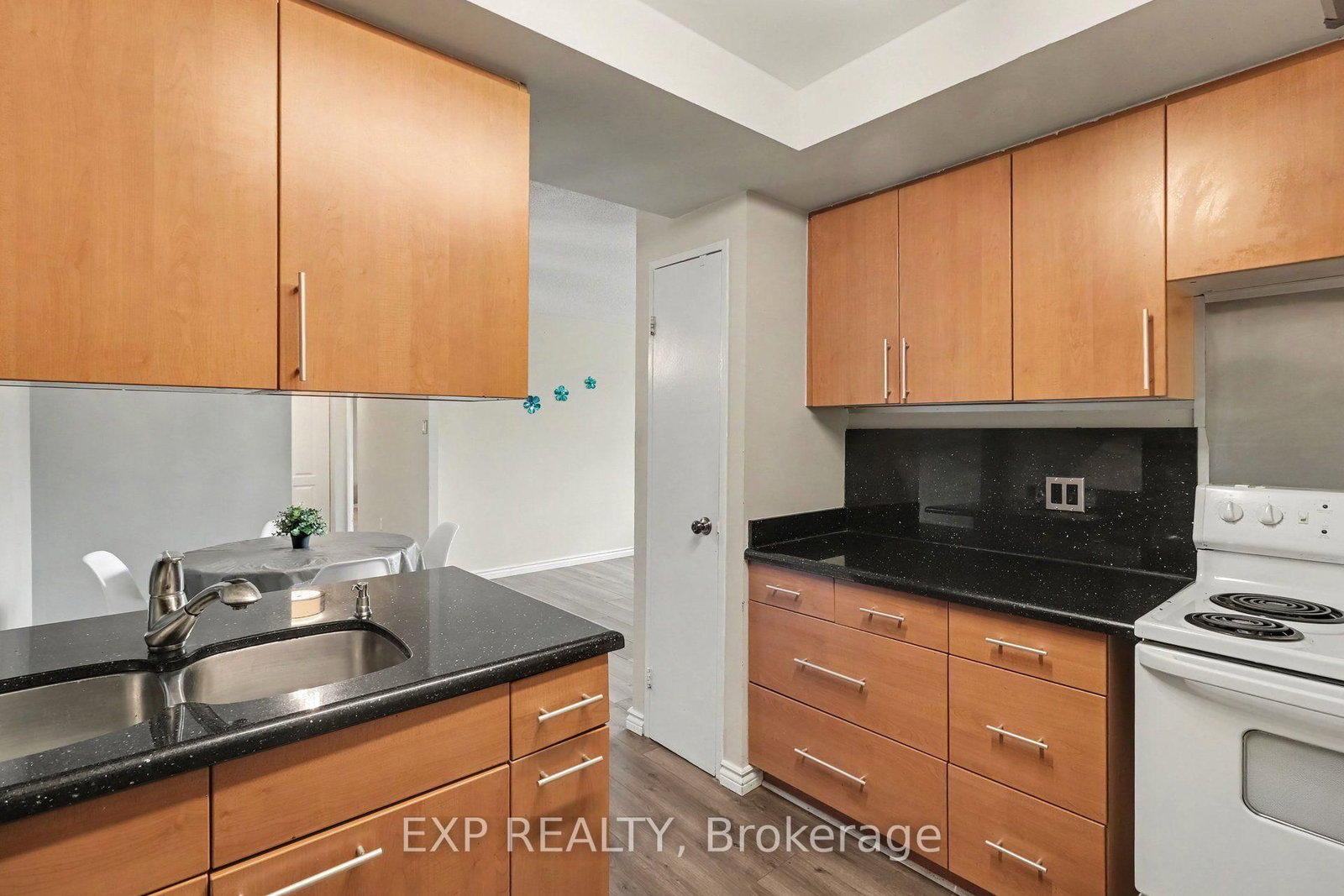 500 Laurier Avenue W • #204 • Ottawa, ON photo 23