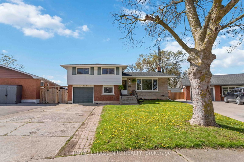 4485 Queensway Crescent