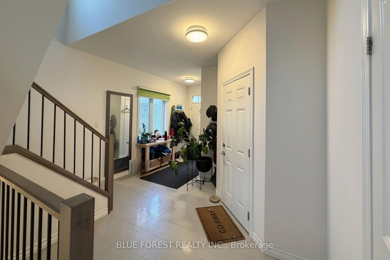3584 Singleton Ave photo 4