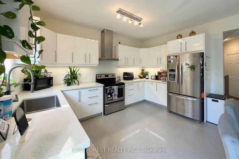 3584 Singleton Ave photo 5