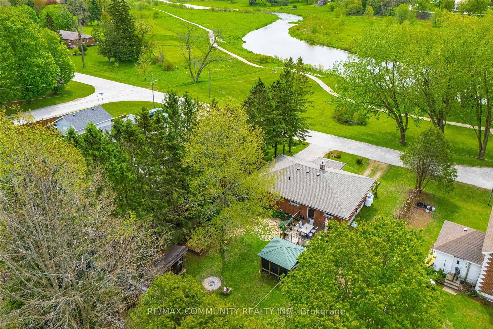 2063 George Street • Howick, ON photo 37