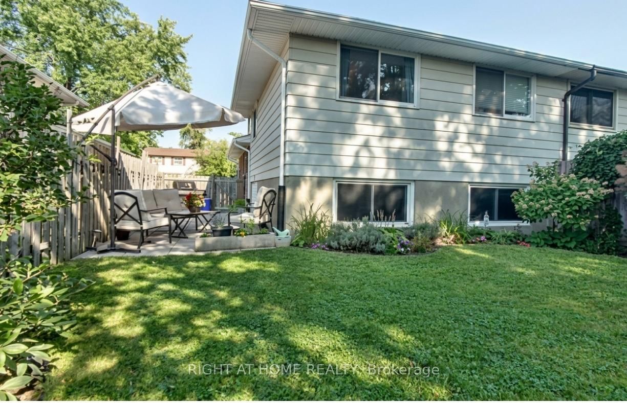 14 Canterbury Drive • St. Catharines, ON photo 19