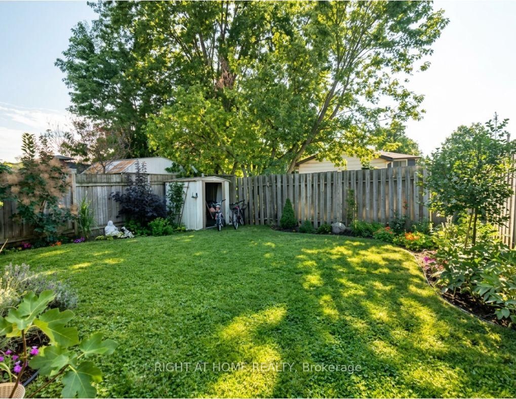 14 Canterbury Drive • St. Catharines, ON photo 20