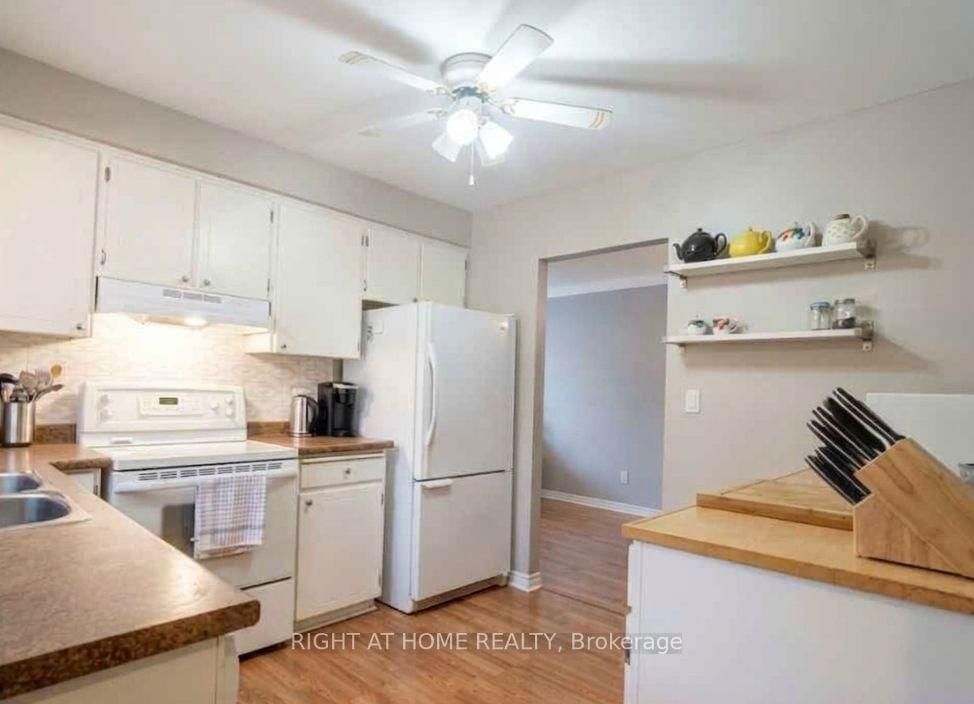 14 Canterbury Drive • St. Catharines, ON photo 8