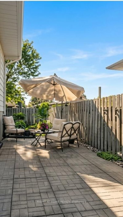 14 Canterbury Drive • St. Catharines, ON photo 9