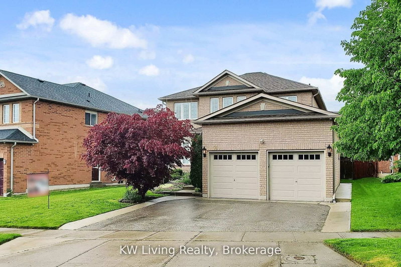 76 Spooner Crescent