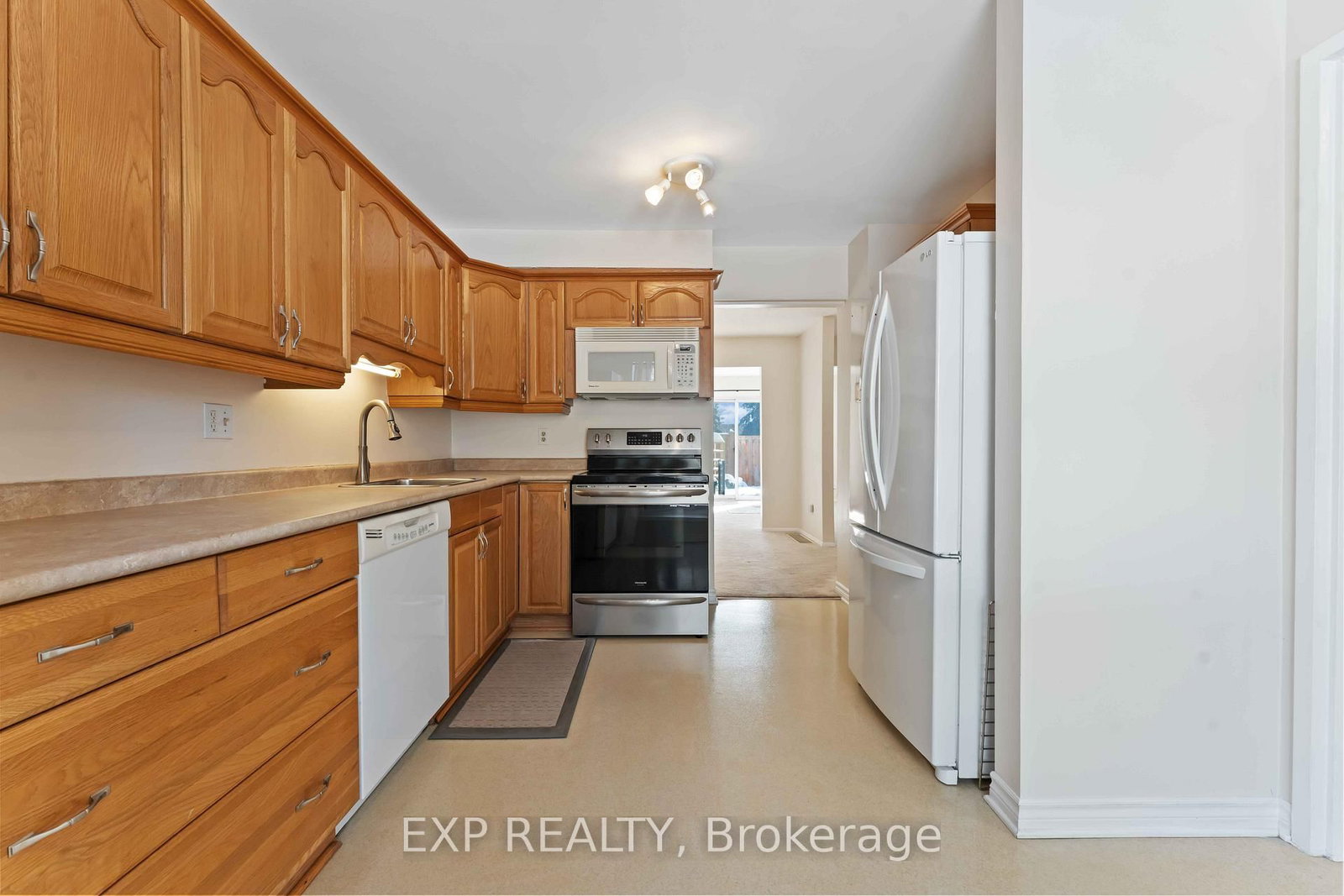 820 CAHILL Drive W • #38 • Ottawa, ON photo 12